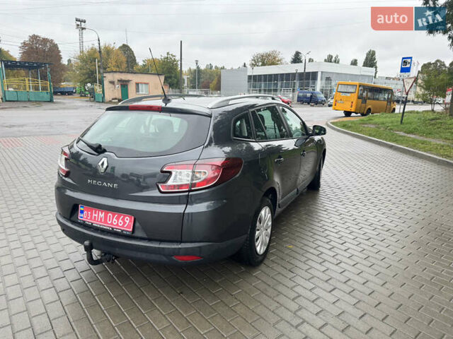 Рено Меган 2009 в Белой Церкве на Automoto.ua Серый Рено Меган, объемом двигателя 1.6 л и пробегом 231 тыс. км за 7900 $, фото 12 на Automoto.ua