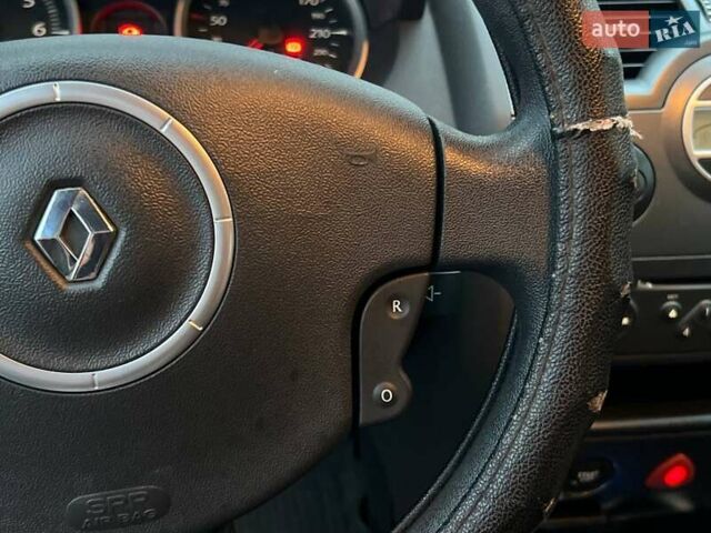 Серый Рено Меган, объемом двигателя 1.6 л и пробегом 263 тыс. км за 5590 $, фото 17 на Automoto.ua