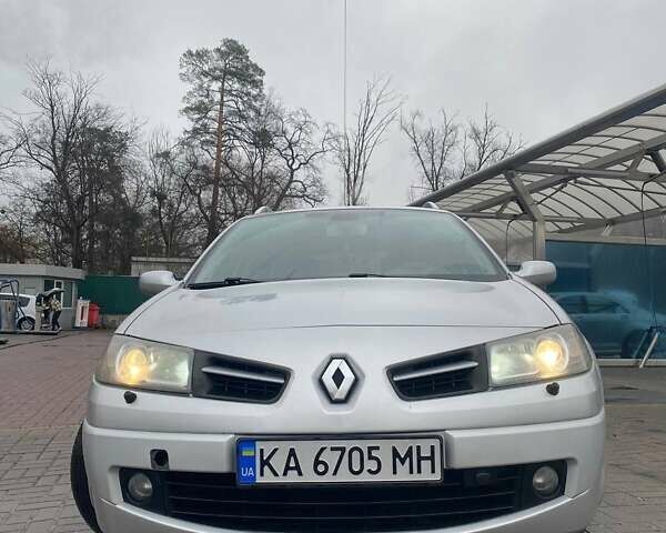 Сірий Рено Меган, об'ємом двигуна 1.6 л та пробігом 263 тис. км за 5300 $, фото 1 на Automoto.ua