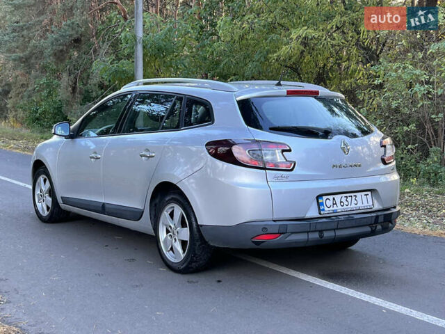 Рено Меган 2009 в Черкассах на Automoto.ua Серый Рено Меган, объемом двигателя 1.46 л и пробегом 283 тыс. км за 7700 $, фото 4 на Automoto.ua