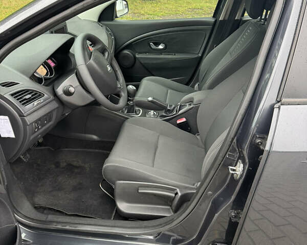 Серый Рено Меган, объемом двигателя 1.6 л и пробегом 231 тыс. км за 7800 $, фото 36 на Automoto.ua