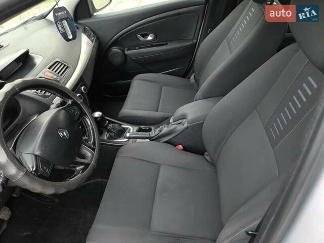 Сірий Рено Меган, об'ємом двигуна 1.46 л та пробігом 325 тис. км за 6700 $, фото 15 на Automoto.ua