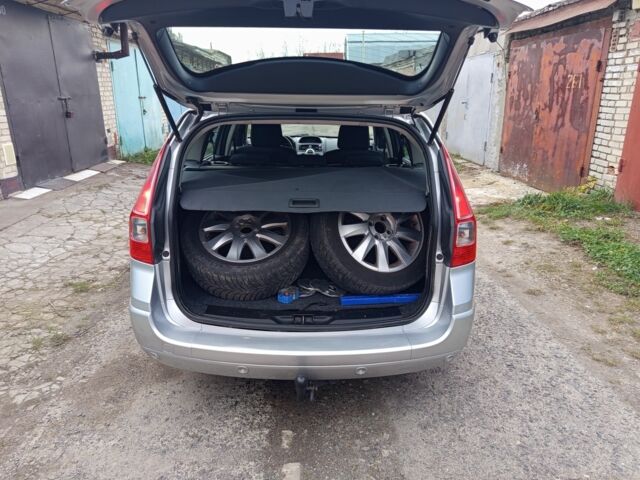 Серый Рено Меган, объемом двигателя 6 л и пробегом 198 тыс. км за 5850 $, фото 3 на Automoto.ua