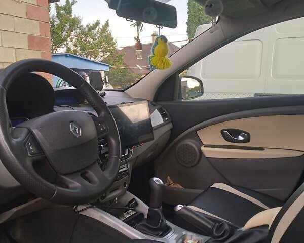 Сірий Рено Меган, об'ємом двигуна 1.5 л та пробігом 304 тис. км за 6000 $, фото 8 на Automoto.ua