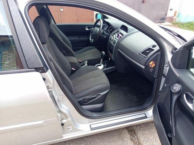 Серый Рено Меган, объемом двигателя 6 л и пробегом 198 тыс. км за 5850 $, фото 4 на Automoto.ua