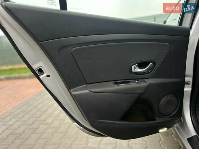 Сірий Рено Меган, об'ємом двигуна 1.6 л та пробігом 172 тис. км за 7450 $, фото 86 на Automoto.ua