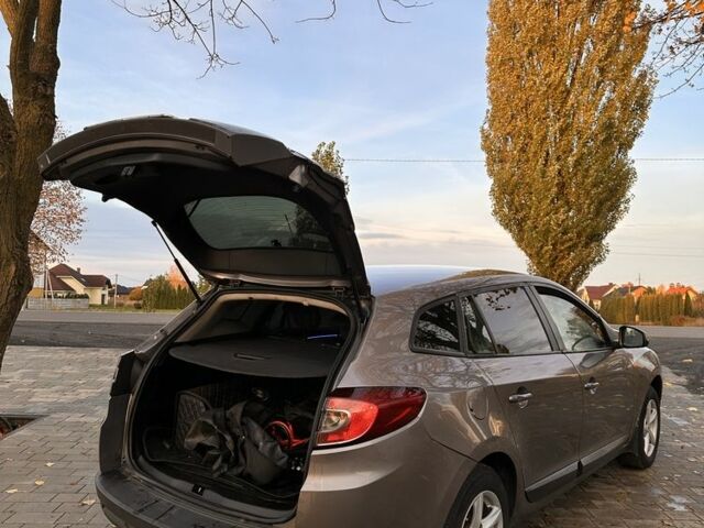 Серый Рено Меган, объемом двигателя 1.5 л и пробегом 275 тыс. км за 5350 $, фото 22 на Automoto.ua