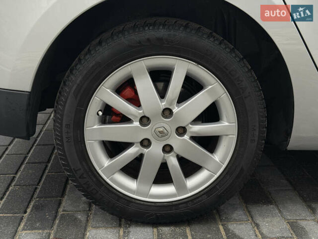 Сірий Рено Меган, об'ємом двигуна 1.6 л та пробігом 196 тис. км за 7850 $, фото 73 на Automoto.ua