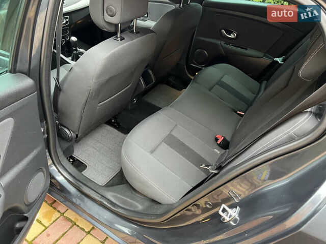 Сірий Рено Меган, об'ємом двигуна 1.6 л та пробігом 210 тис. км за 7250 $, фото 33 на Automoto.ua