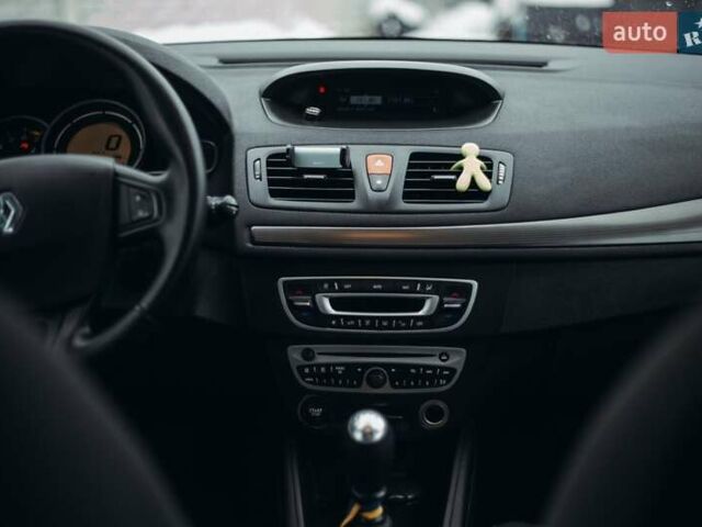 Серый Рено Меган, объемом двигателя 1.6 л и пробегом 217 тыс. км за 6900 $, фото 11 на Automoto.ua