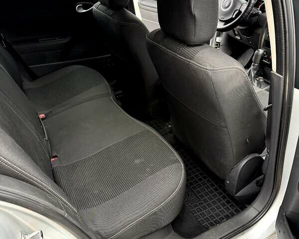 Сірий Рено Меган, об'ємом двигуна 1.6 л та пробігом 229 тис. км за 5100 $, фото 8 на Automoto.ua