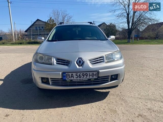 Серый Рено Меган, объемом двигателя 1.6 л и пробегом 321 тыс. км за 5100 $, фото 2 на Automoto.ua