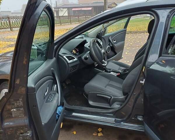 Серый Рено Меган, объемом двигателя 1.46 л и пробегом 230 тыс. км за 7500 $, фото 16 на Automoto.ua