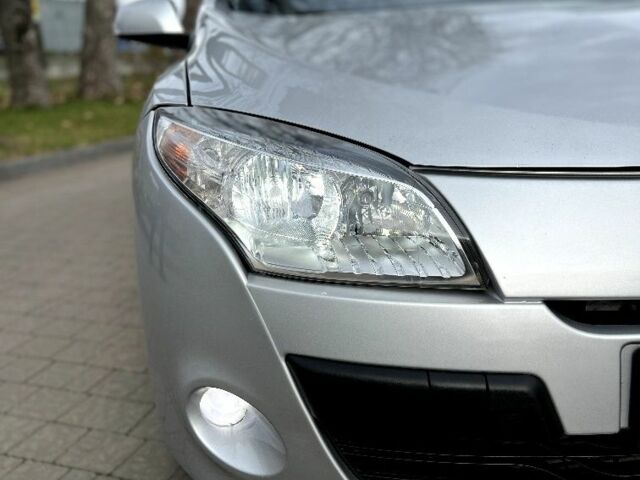 Серый Рено Меган, объемом двигателя 1.5 л и пробегом 263 тыс. км за 5490 $, фото 10 на Automoto.ua