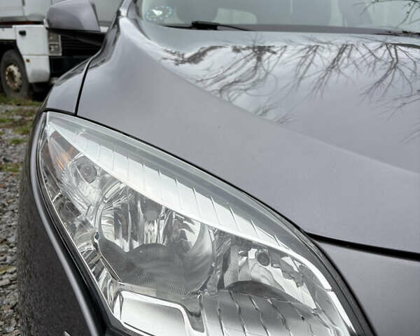 Сірий Рено Меган, об'ємом двигуна 1.6 л та пробігом 227 тис. км за 7500 $, фото 62 на Automoto.ua