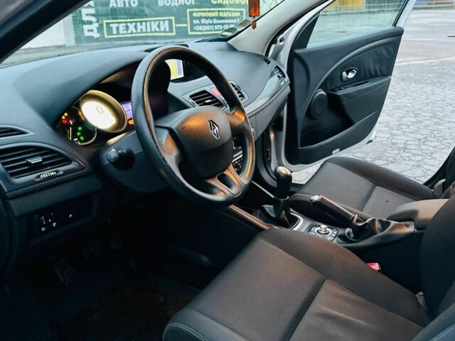 Сірий Рено Меган, об'ємом двигуна 1.5 л та пробігом 345 тис. км за 5999 $, фото 12 на Automoto.ua