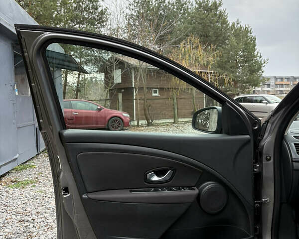 Сірий Рено Меган, об'ємом двигуна 1.6 л та пробігом 227 тис. км за 7300 $, фото 15 на Automoto.ua