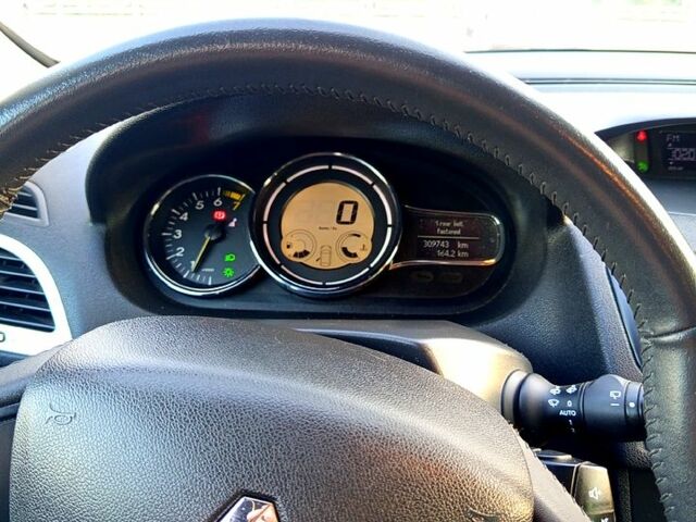 Серый Рено Меган, объемом двигателя 1.6 л и пробегом 314 тыс. км за 6700 $, фото 3 на Automoto.ua