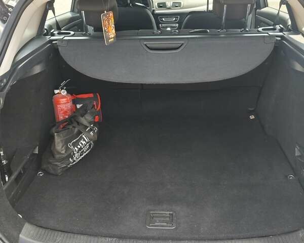 Серый Рено Меган, объемом двигателя 1.46 л и пробегом 298 тыс. км за 6350 $, фото 8 на Automoto.ua