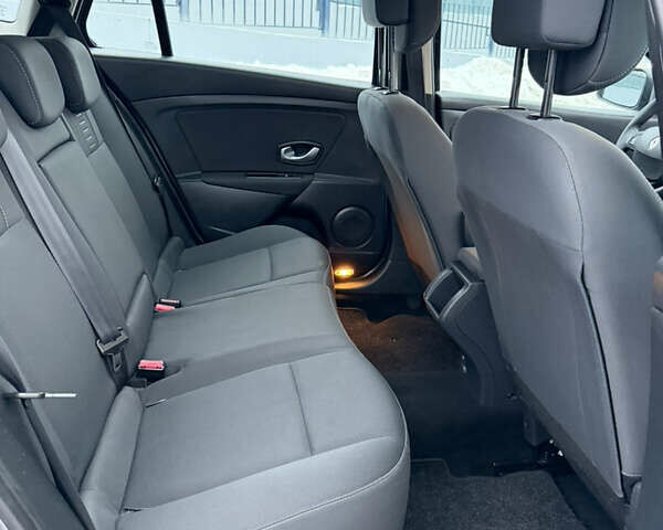 Серый Рено Меган, объемом двигателя 1.6 л и пробегом 181 тыс. км за 7700 $, фото 12 на Automoto.ua