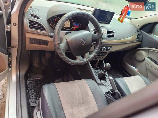 Серый Рено Меган, объемом двигателя 1.6 л и пробегом 200 тыс. км за 5600 $, фото 10 на Automoto.ua