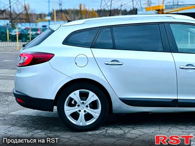 Серый Рено Меган, объемом двигателя 1.5 л и пробегом 345 тыс. км за 6199 $, фото 5 на Automoto.ua