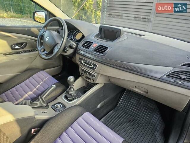 Серый Рено Меган, объемом двигателя 1.46 л и пробегом 257 тыс. км за 5150 $, фото 57 на Automoto.ua