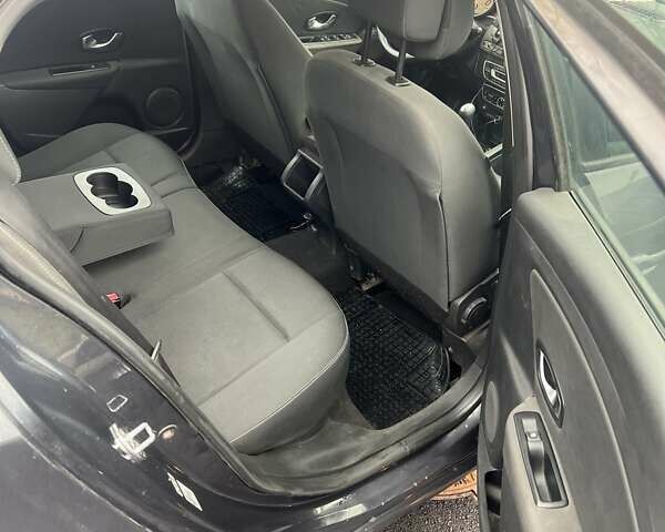 Сірий Рено Меган, об'ємом двигуна 1.46 л та пробігом 330 тис. км за 7100 $, фото 7 на Automoto.ua