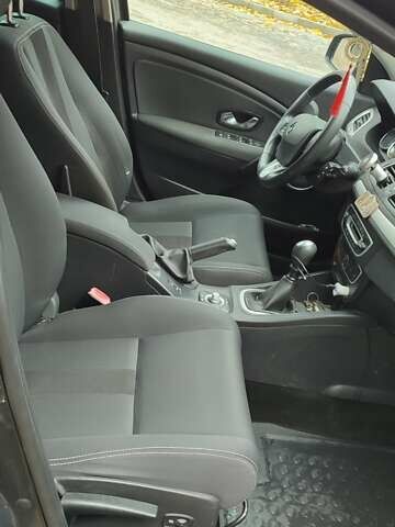 Сірий Рено Меган, об'ємом двигуна 1.87 л та пробігом 276 тис. км за 7500 $, фото 3 на Automoto.ua