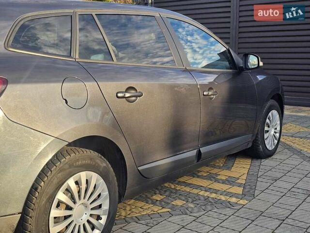 Серый Рено Меган, объемом двигателя 1.46 л и пробегом 257 тыс. км за 5150 $, фото 64 на Automoto.ua