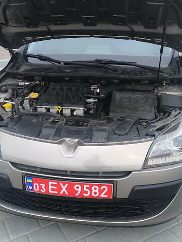 Серый Рено Меган, объемом двигателя 2 л и пробегом 206 тыс. км за 8000 $, фото 5 на Automoto.ua