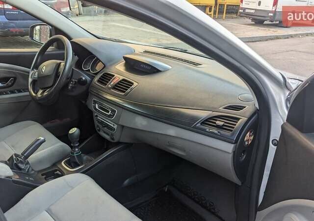 Сірий Рено Меган, об'ємом двигуна 1.46 л та пробігом 274 тис. км за 4599 $, фото 10 на Automoto.ua