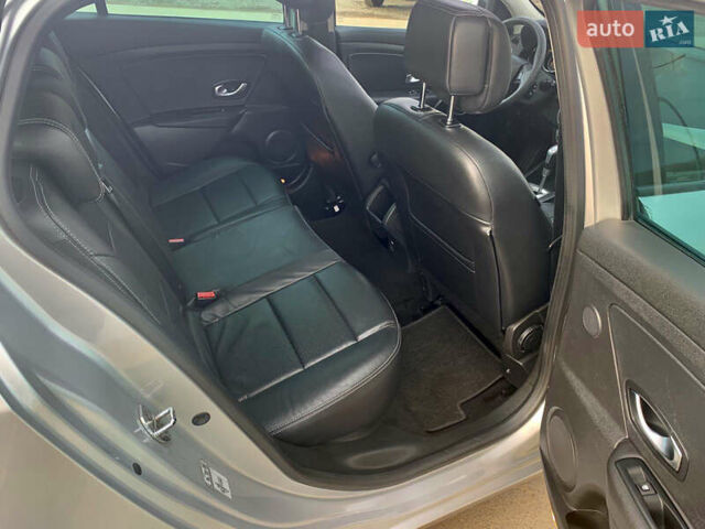 Серый Рено Меган, объемом двигателя 1.46 л и пробегом 242 тыс. км за 7990 $, фото 17 на Automoto.ua