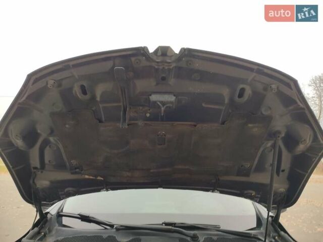 Серый Рено Меган, объемом двигателя 1.4 л и пробегом 250 тыс. км за 7500 $, фото 117 на Automoto.ua