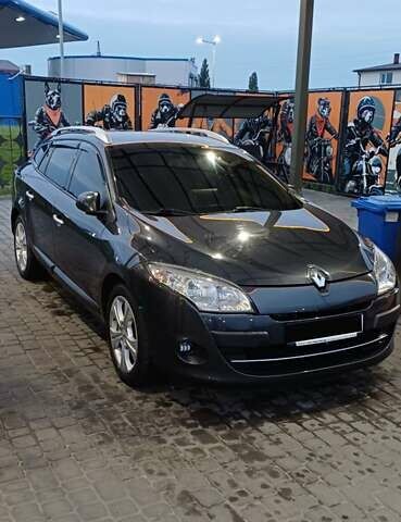 Серый Рено Меган, объемом двигателя 1.5 л и пробегом 273 тыс. км за 7750 $, фото 3 на Automoto.ua