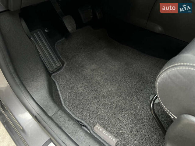 Серый Рено Меган, объемом двигателя 1.6 л и пробегом 182 тыс. км за 7800 $, фото 56 на Automoto.ua