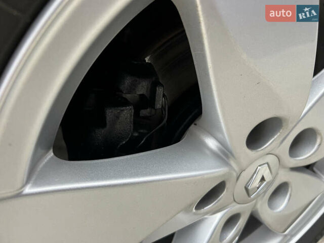 Серый Рено Меган, объемом двигателя 1.6 л и пробегом 182 тыс. км за 7800 $, фото 19 на Automoto.ua