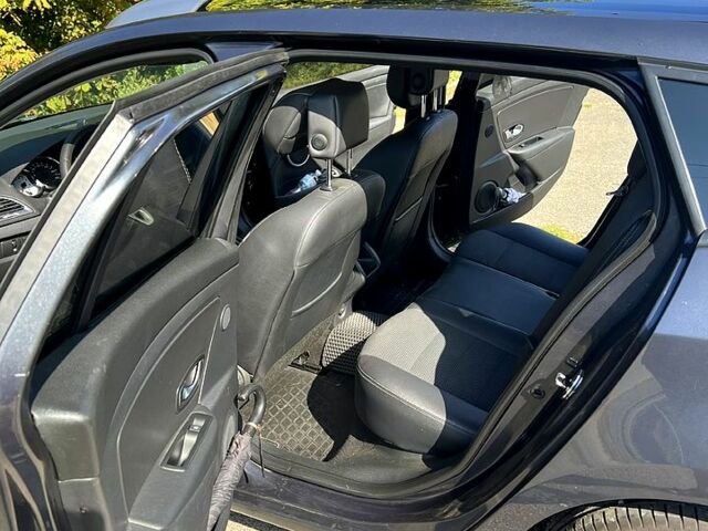Сірий Рено Меган, об'ємом двигуна 2 л та пробігом 244 тис. км за 8300 $, фото 3 на Automoto.ua