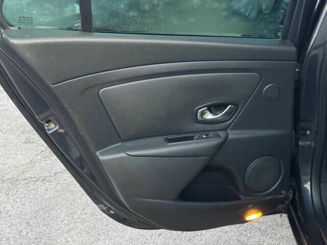 Серый Рено Меган, объемом двигателя 1.9 л и пробегом 297 тыс. км за 6690 $, фото 15 на Automoto.ua