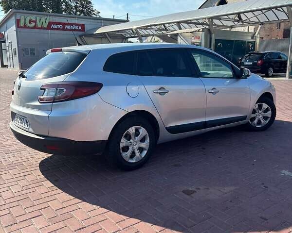 Серый Рено Меган, объемом двигателя 1.46 л и пробегом 330 тыс. км за 5300 $, фото 1 на Automoto.ua