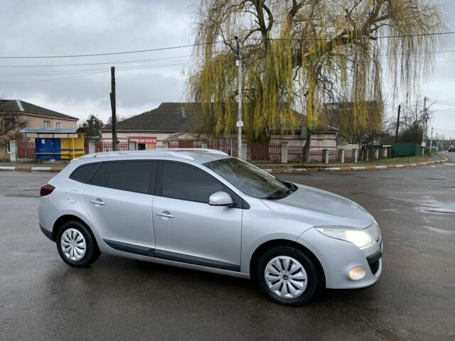 Серый Рено Меган, объемом двигателя 1.5 л и пробегом 306 тыс. км за 6300 $, фото 2 на Automoto.ua