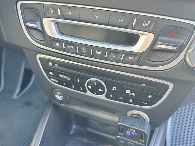 Сірий Рено Меган, об'ємом двигуна 1.5 л та пробігом 270 тис. км за 7750 $, фото 21 на Automoto.ua