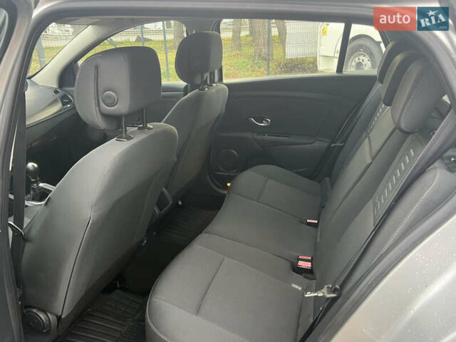 Серый Рено Меган, объемом двигателя 1.5 л и пробегом 225 тыс. км за 7600 $, фото 3 на Automoto.ua