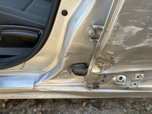 Серый Рено Меган, объемом двигателя 1.5 л и пробегом 235 тыс. км за 2700 $, фото 6 на Automoto.ua