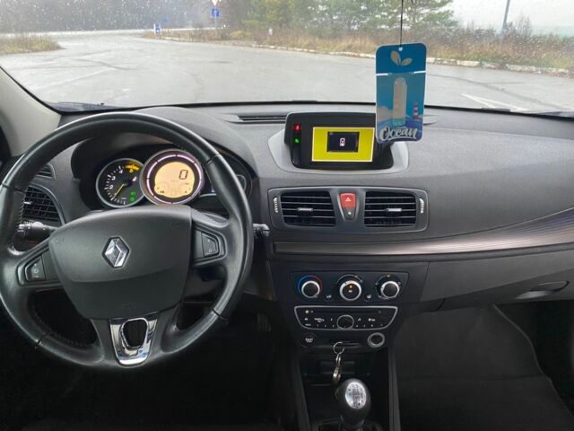 Серый Рено Меган, объемом двигателя 1.9 л и пробегом 247 тыс. км за 6114 $, фото 8 на Automoto.ua