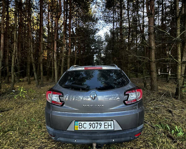 Рено Меган 2010 в Львове на Automoto.ua Серый Рено Меган, объемом двигателя 1.5 л и пробегом 277 тыс. км за 6600 $, фото 4 на Automoto.ua