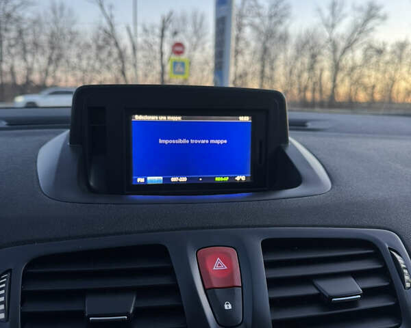 Сірий Рено Меган, об'ємом двигуна 1.46 л та пробігом 260 тис. км за 5900 $, фото 19 на Automoto.ua