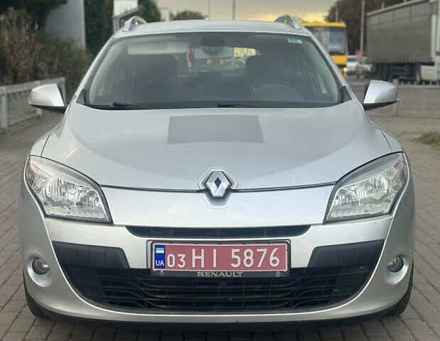 Сірий Рено Меган, об'ємом двигуна 1.6 л та пробігом 250 тис. км за 5950 $, фото 1 на Automoto.ua