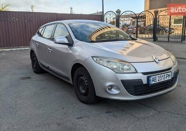 Сірий Рено Меган, об'ємом двигуна 1.46 л та пробігом 274 тис. км за 4599 $, фото 4 на Automoto.ua