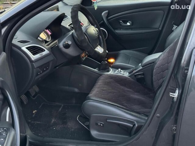 Серый Рено Меган, объемом двигателя 1.9 л и пробегом 297 тыс. км за 7290 $, фото 12 на Automoto.ua